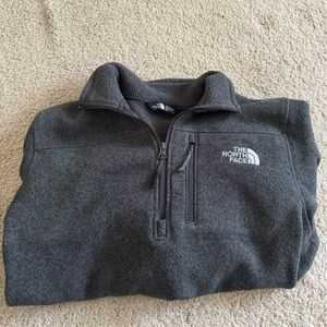 The North Face Men's Charcoal Quarter Zip